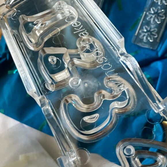 Windsor Cake Molds 4 Fondant Flowers Numbers Purses Clear Acrylic Reusable Trays - Picture 2 of 3